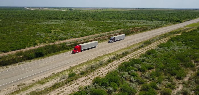 Daimler Trucks tests truck platooning on US highways