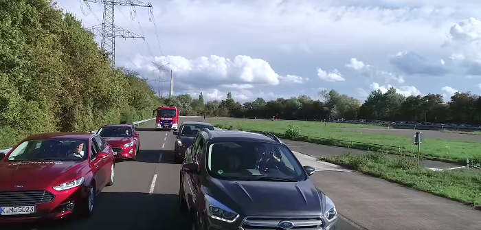 Ford and Vodafone in development partnership Ford and Vodafone are testing technology that could alert drivers to an accident ahead, moments after it has happened