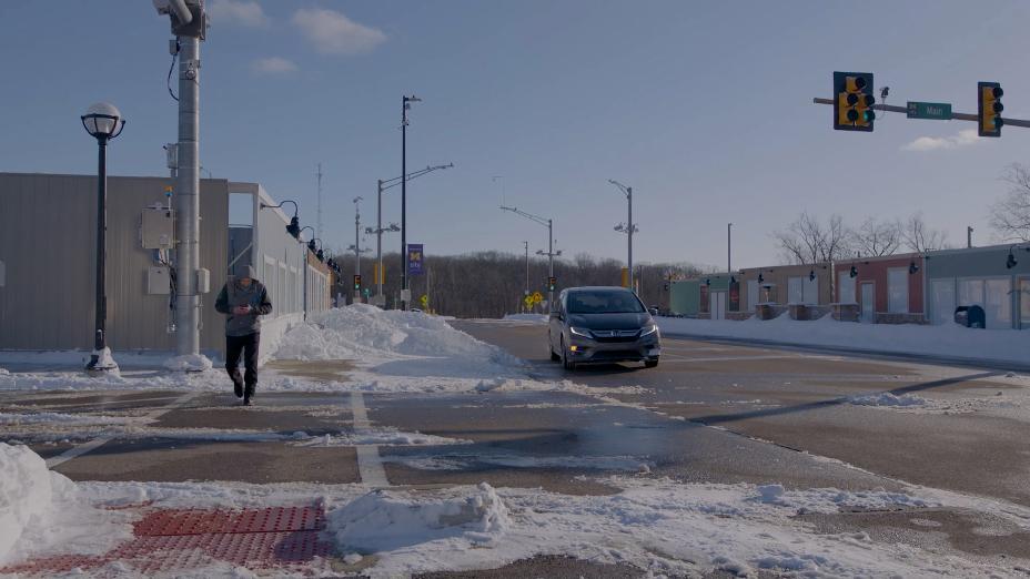 Honda tests Safe Swarm on Ohio’s 33 Smart Mobility Corridor Honda and Verizon are exploring how Verizon 5G Ultra Wideband and 5G MEC can ensure fast, reliable communication between road infrastructure, vehicles and pedestrians at the Mcity proving ground in Michigan