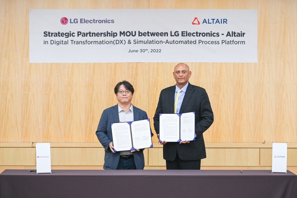 Executives from LG Electronics and Altair sign a Memorandum of Understanding