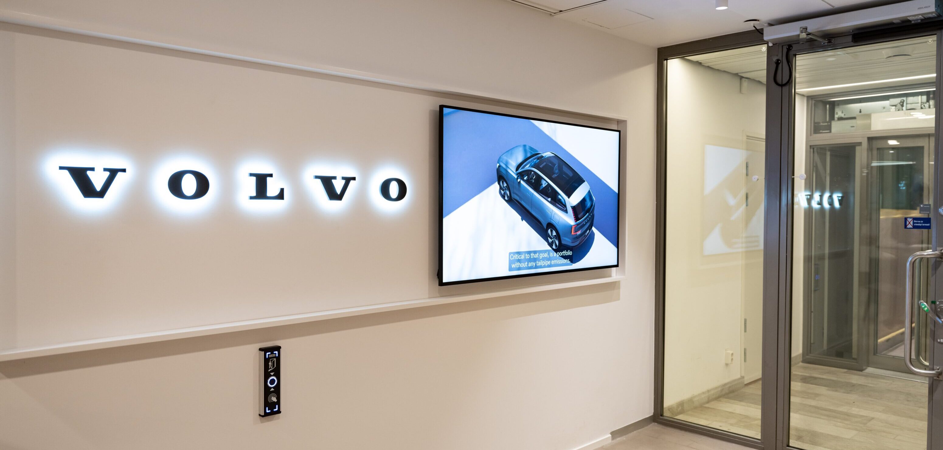 Volvo Cars opens tech hub in Sweden to support electric vehicle ...