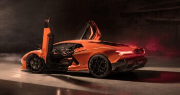 Lamborghini on Revuelto's development: Episode 2