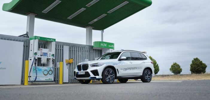 BMW deploys 100 iX5 Hydrogen vehicles for global testing