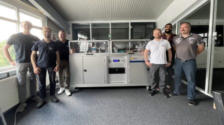 The engineering team from Arnold NextG and Moteon is commissioning the new mobile engine test bench (mMTB) from Moteon, which will be part of the future test architecture for drive-by-wire systems.