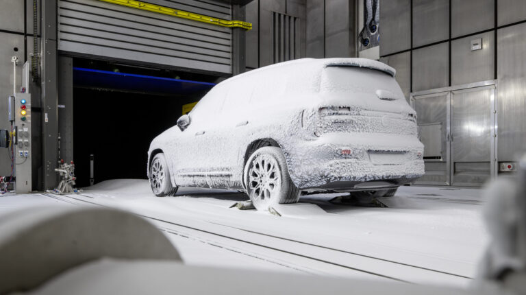 The new GLB covered in artificial snow in the wind tunnel at the Mercedes Technology Center in Sindelfingen