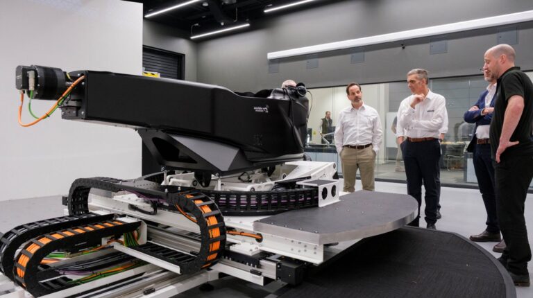 Ansible Motion and IAAPS partner on complete vehicle-in-the-loop test environment The Ansible Motion Delta S2 dynamic DIL simulator in a laboratory