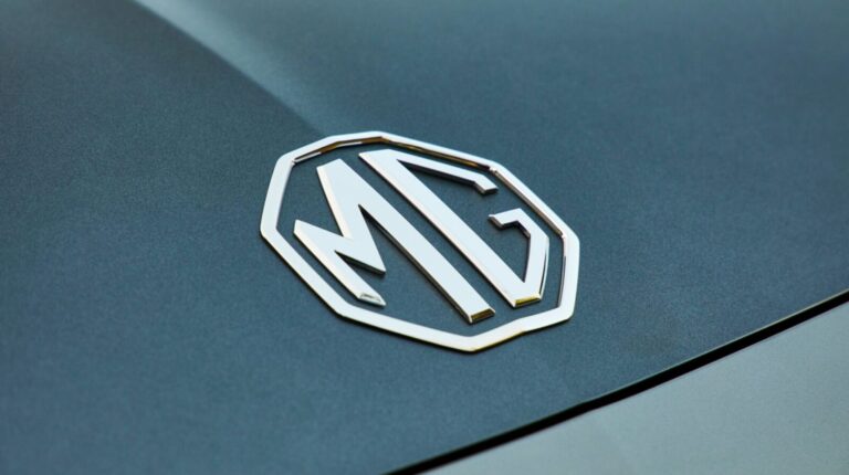 MG logo on a dark grey vehicle.